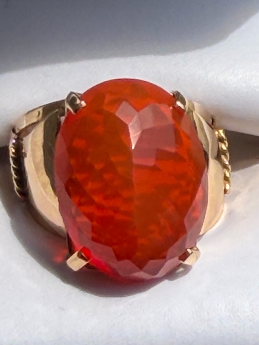 Rare vintage 18k Yellow Gold & 9.92ct fire red orange Mexican Fire Opal ring 6.3